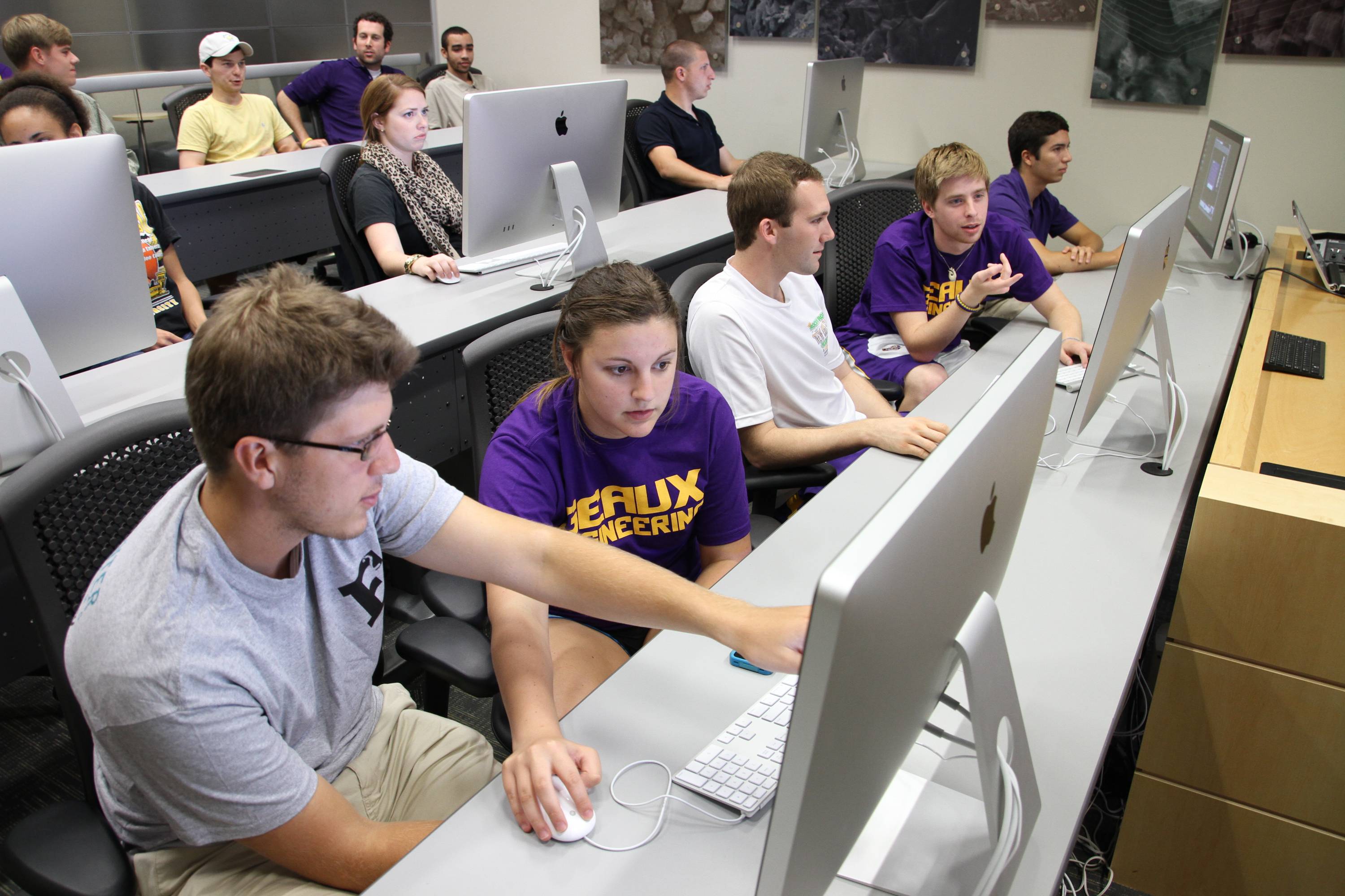 students in engineering class